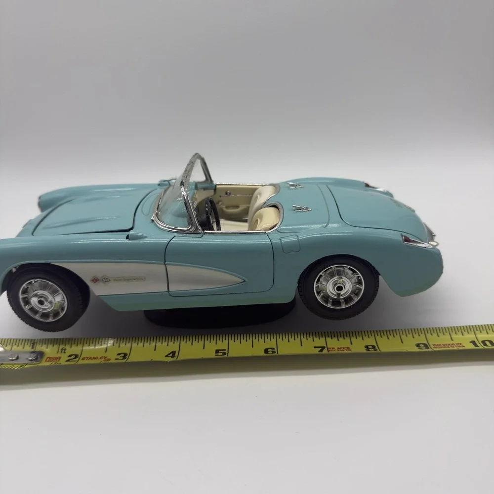 Model‎ 1957 Chevrolet Corvette Convertible Bburago 1:18 Diecast Burago Lt. Blue